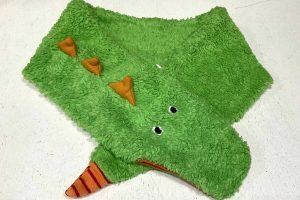Babs Mommertz Steckschal Drache hellgrün