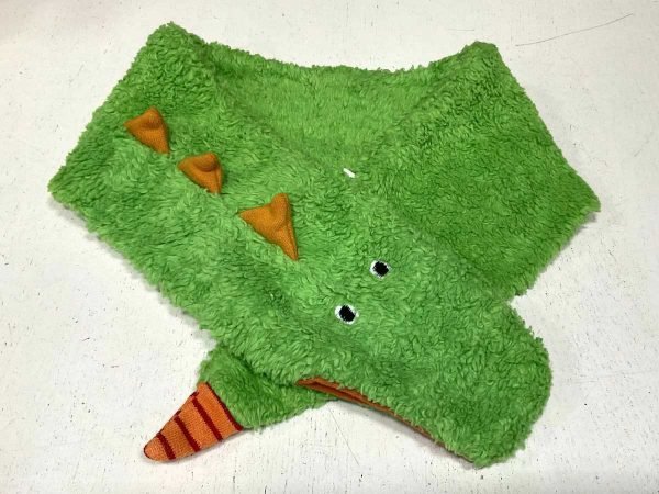 Babs Mommertz Steckschal Drache hellgrün