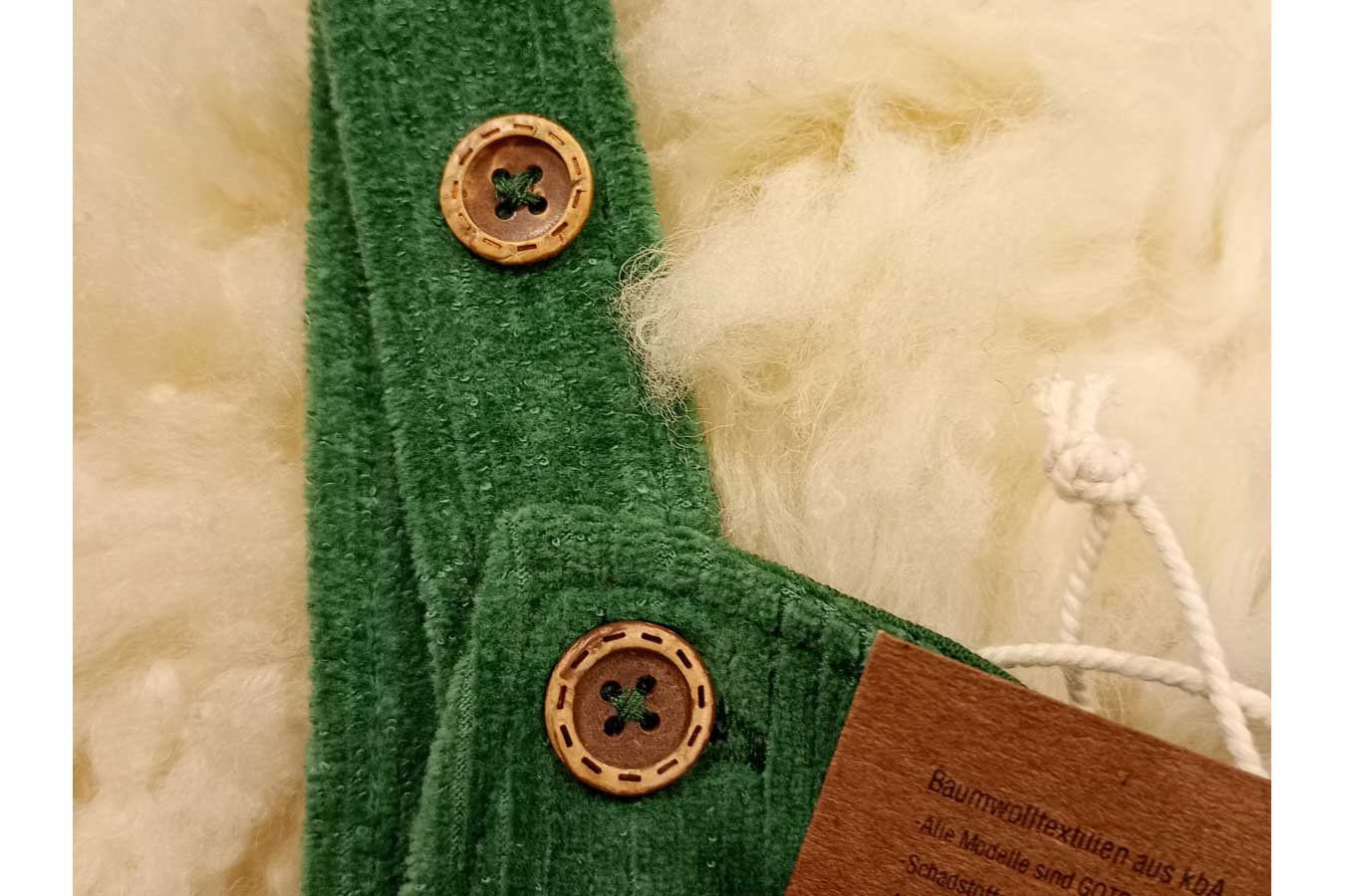 LEELA COTTON Latzhose Tannennadel