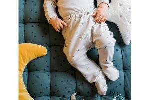 IOBIO Strampelhose Interlock grau Planeten